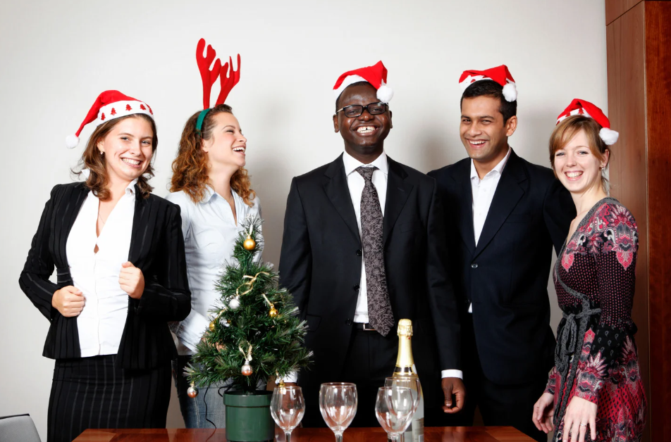 Read more about the article Office Christmas Party Ideas
