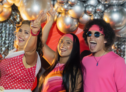 Read more about the article How to Host the Perfect 1960s Party