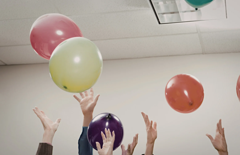 kids' party games with balloons