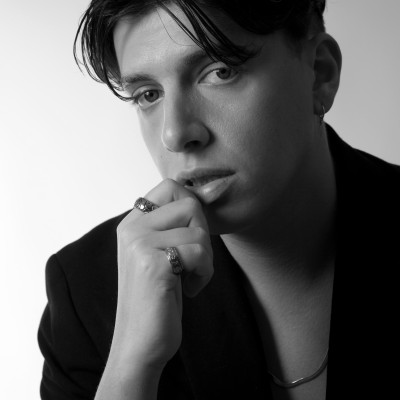 Alex - Guitarist 